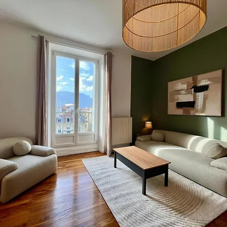 2 Chambres, Parking Privé, Gare à 5 Min Apartamento
