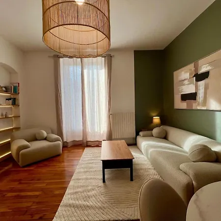 Apartamento 2 Chambres, Parking Privé, Gare à 5 Min