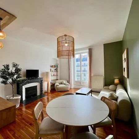 Apartamento 2 Chambres, Parking Privé, Gare à 5 Min