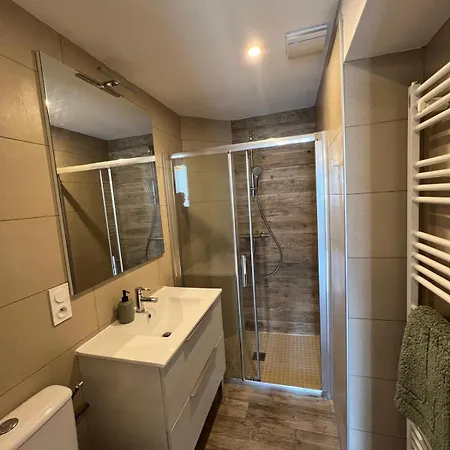 Apartamento 2 Chambres, Parking Privé, Gare à 5 Min