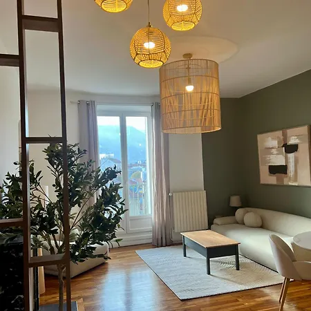 2 Chambres, Parking Privé, Gare à 5 Min *