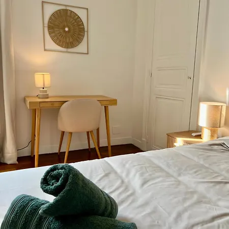 2 Chambres, Parking Privé, Gare à 5 Min Appartamento